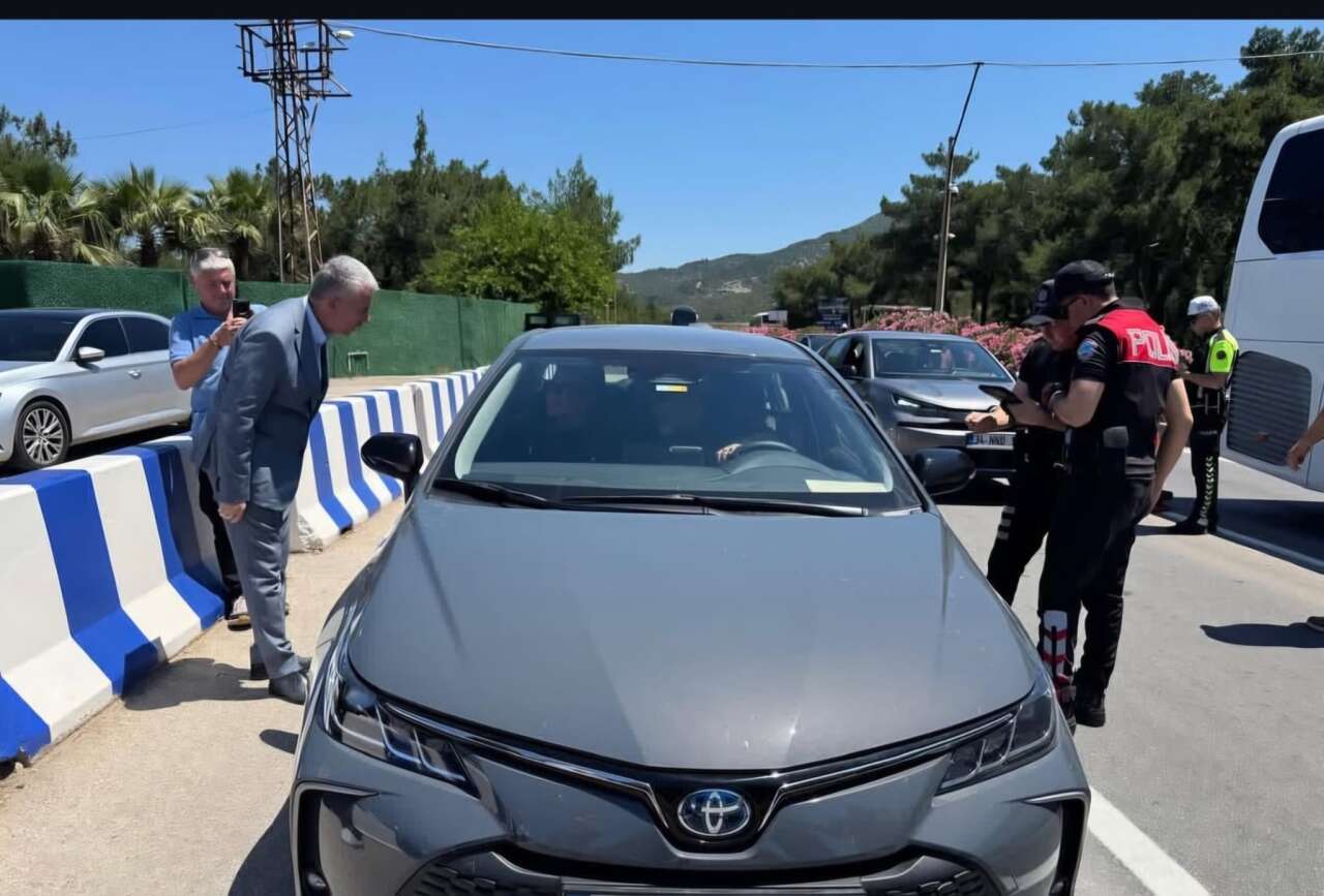 Bodrum’da Bayram Yoğunluğu: İlçeye 150 Bin Araç Giriş Yaptı 4